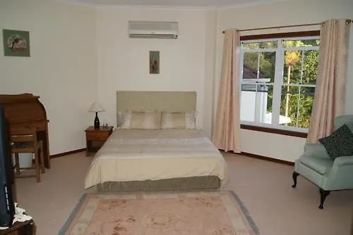 Kingfishers Manor Bed & Breakfast Doonan