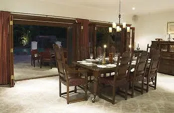 Kingfishers Manor Bed & Breakfast Doonan