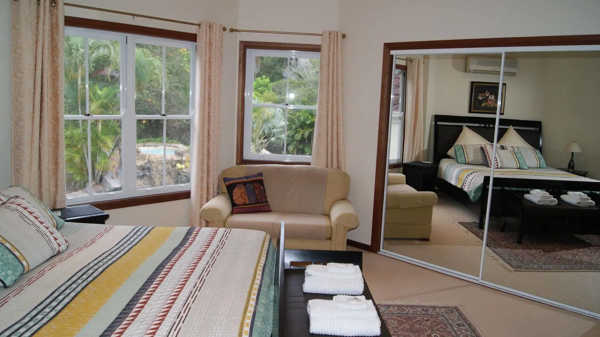 Kingfishers Manor Bed & Breakfast Doonan