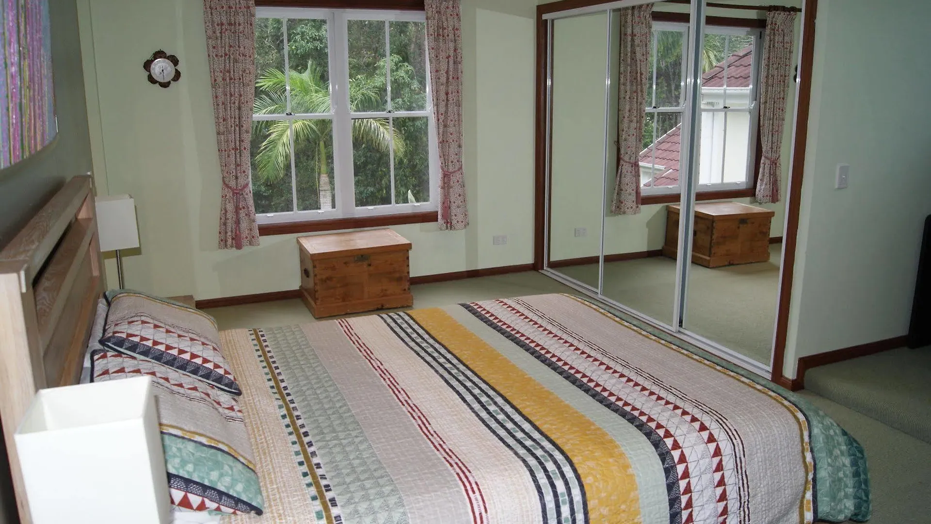 Kingfishers Manor Bed & Breakfast Doonan Australia